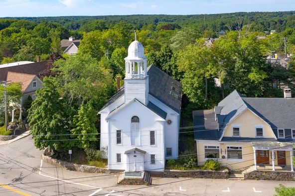 211 York St, York, ME 03909